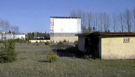 Tri-City Drive-In Theatre - Screen And Concession - Photo From Cinema Tour